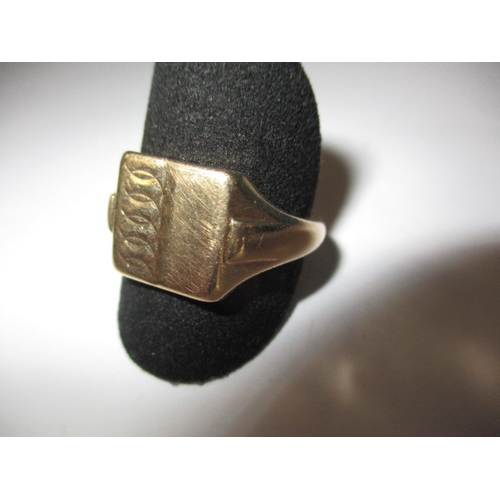 3 - A vintage 9ct yellow gold signet ring, approx. ring size ’S’, approx. weight 7.5g, all in used condi... 