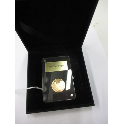 112 - A 2021 mint collectors commemorative half sovereign in original presentation case