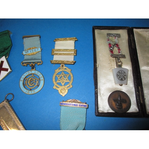 251 - A parcel of masonic regalia, to include some silver jewels, all in pre-owned condition