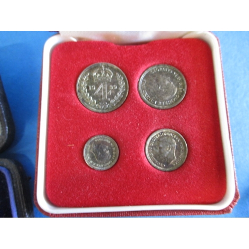 126 - A collection of Maundy coins, in include 2 full sets, 1906 and 1939 and a harlequin Victorian set of... 