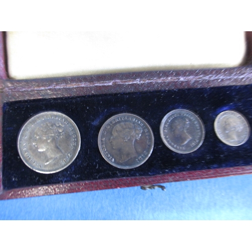 126 - A collection of Maundy coins, in include 2 full sets, 1906 and 1939 and a harlequin Victorian set of... 