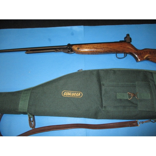 246 - A Webley mark 3 SuperTarget .177 underlever air rifle, in good working order with light use-related ... 