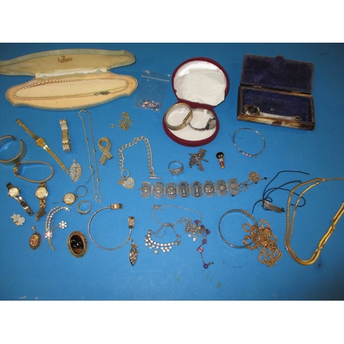 177 - A parcel of vintage costume jewellery and watches, all in used condition