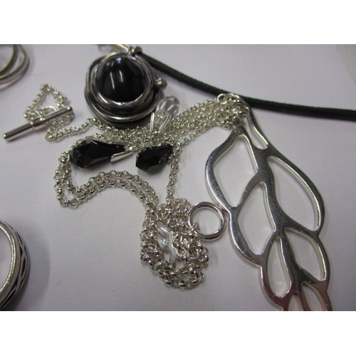 178 - A parcel of costume jewellery, to include approx. 100g silver and white metal items, all in used con... 