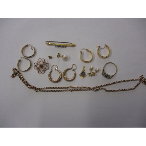 82 - A parcel of 9ct gold and yellow metal jewellery items, approx. gross parcel weight 22.1g, all in use... 