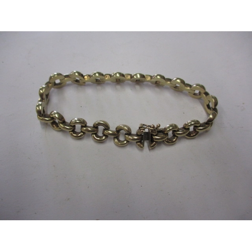 71 - A vintage 9ct gold bracelet, approx. weight 11.4g, clasp loose but safety catch works