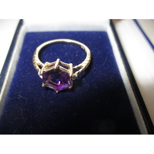 181 - A small parcel of costume jewellery to include 1, 9ct gold ring, all in used condition