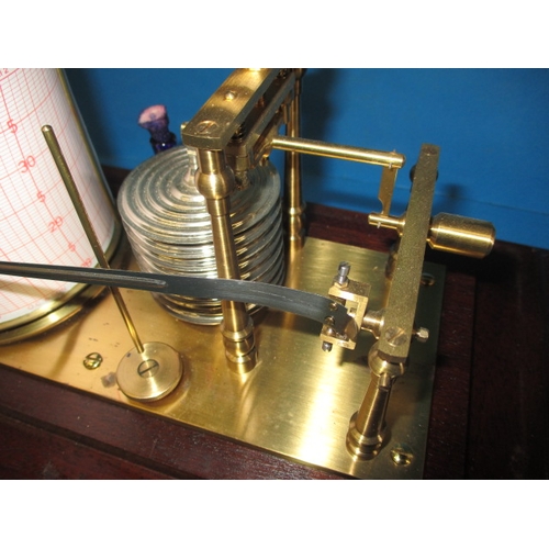 286 - A vintage barograph in mahogany glazed case, in working order with general use-related marks