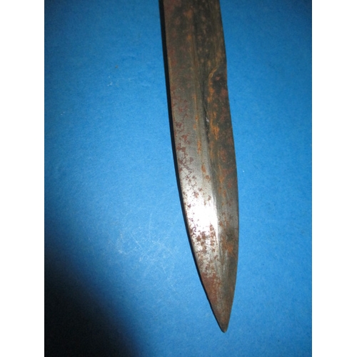 70 - A vintage American US.M5A1 bayonet dagger in metal and cloth sheath, having light rust and general a... 