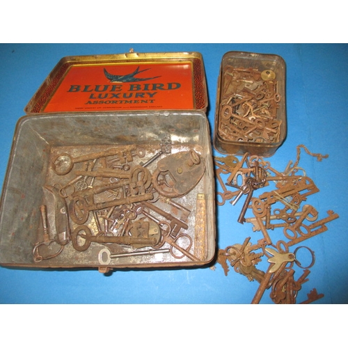 81 - A parcel of antique and later keys, all in used condition with general age-related marks