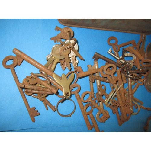 81 - A parcel of antique and later keys, all in used condition with general age-related marks