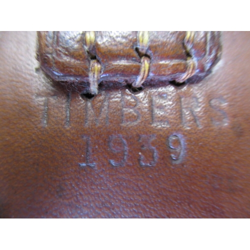 177 - A 1930’s leather shotgun cartridge carrier. In good preowned, useable condition. Approximate size wi... 