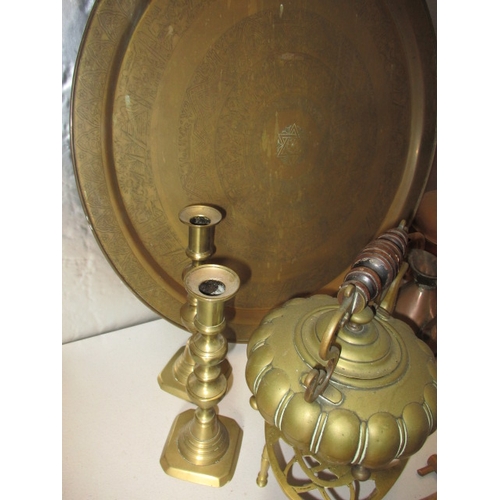 183 - A parcel of vintage brass and copper items to include a coal scuttle, post horn and beer taps. All i... 