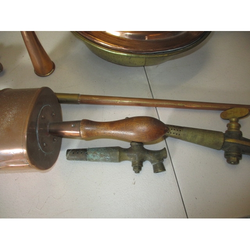 183 - A parcel of vintage brass and copper items to include a coal scuttle, post horn and beer taps. All i... 