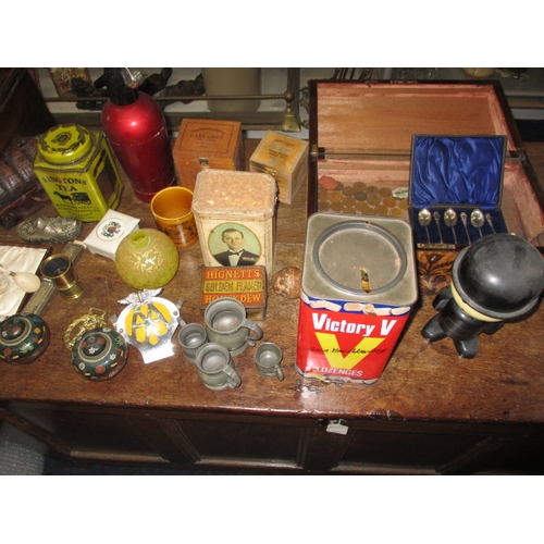 209 - A parcel of miscellanea to include a cased set of 6 silver tea spoons, tins, buttons and tools, all ... 