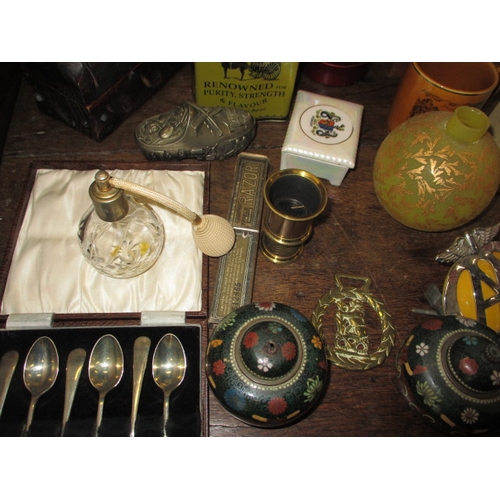 209 - A parcel of miscellanea to include a cased set of 6 silver tea spoons, tins, buttons and tools, all ... 