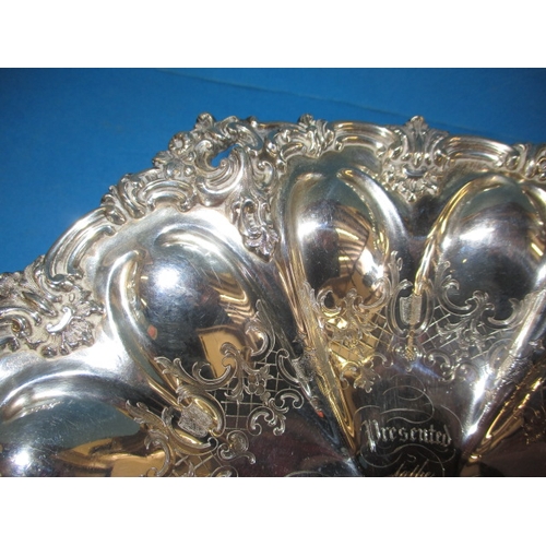 142 - A Victorian sterling silver pedestal bowl, with dedication dated 1856, approx. weight 440g, in good ... 