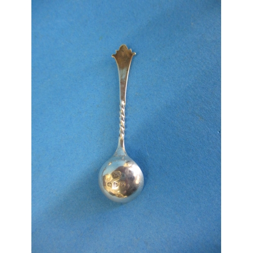 143 - A parcel of vintage sterling silver items, to include bonbon dishes, approx. parcel weight without l... 