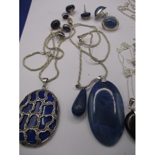 158 - A parcel of vintage costume jewellery, most on silver with Amber and Lapis lazuli, all in used condi... 