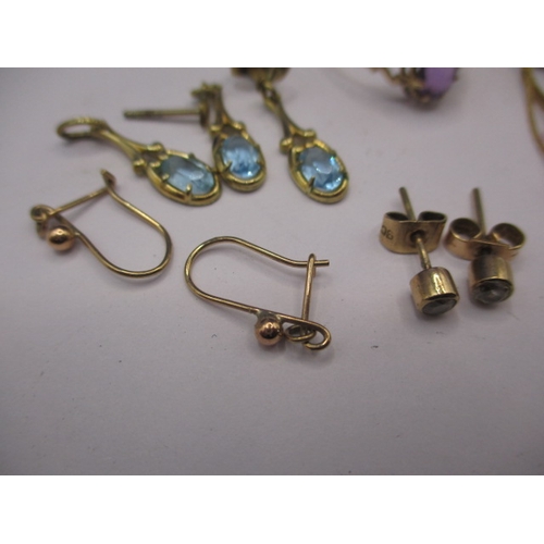 62 - A parcel of gold and yellow metal jewellery, approx. gross parcel weight 5g, all in used condition