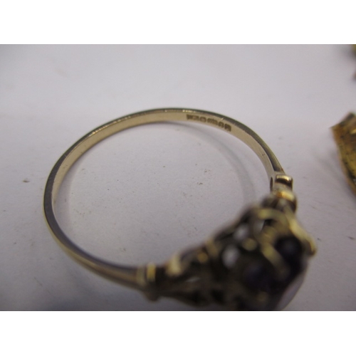 62 - A parcel of gold and yellow metal jewellery, approx. gross parcel weight 5g, all in used condition