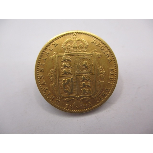 94 - A Victorian gold half sovereign dated 1892, a circulated coin with good definition of features