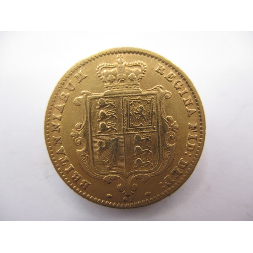 95 - A Victorian gold half sovereign dated 1871, a circulated coin with good definition of features