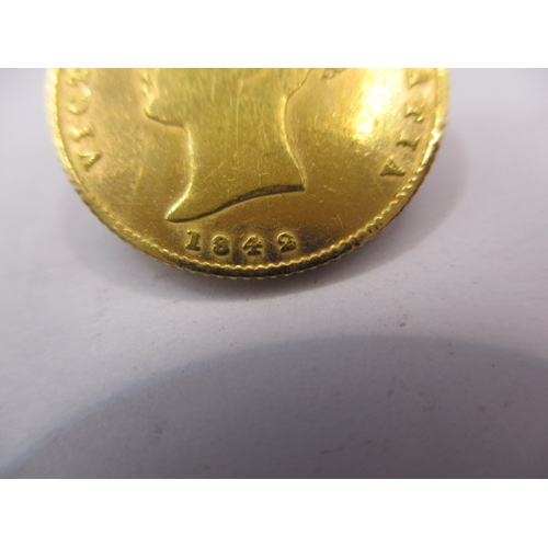 97 - A Victorian gold half sovereign dated 1842, a circulated coin with good definition of features