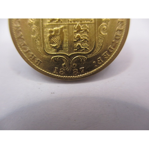 98 - A Victorian gold half sovereign dated 1887, a circulated coin with good definition of features