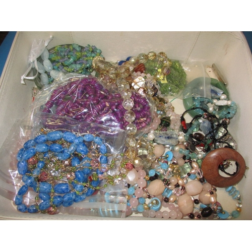 163 - A very large quantity of vintage costume jewellery, all in used condition