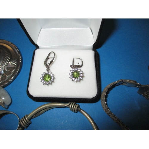 165 - A parcel of silver and white metal jewellery items and 2 silver spoons, all in used condition