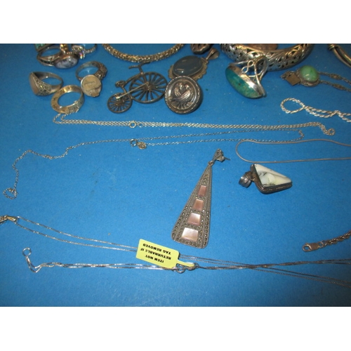 165 - A parcel of silver and white metal jewellery items and 2 silver spoons, all in used condition