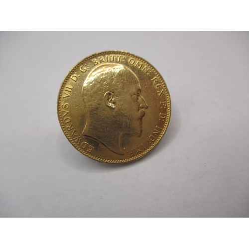 100 - An Edward VII gold sovereign, dated 1906, a good grade bullion coin with fine definition of features