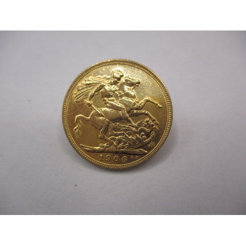 100 - An Edward VII gold sovereign, dated 1906, a good grade bullion coin with fine definition of features