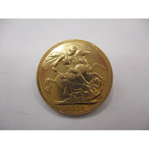 104 - A Victorian gold sovereign dated 1890, a good grade bullion coin with fine definition of features