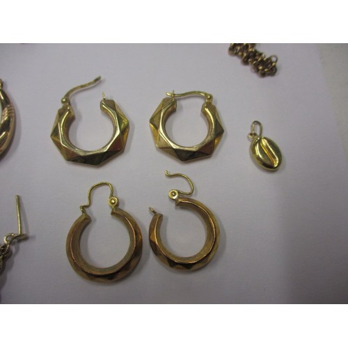 65 - A parcel of gold and yellow metal jewellery items, approx. gross parcel weight 17.3g, odd earrings a... 