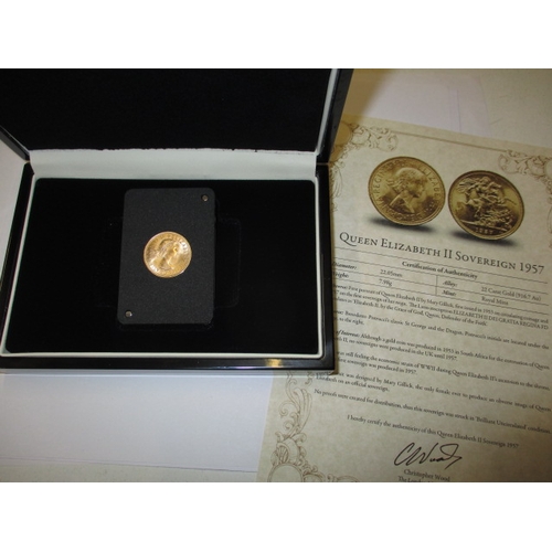 129 - A 1957 full gold sovereign in presentation box with certificate