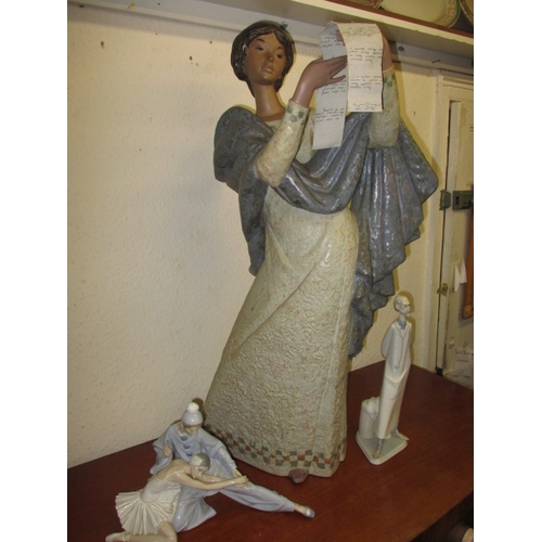 270 - A very large Lladro figurine, probably a one off shop window display piece, approx. height 90cm, hav... 