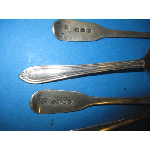 148 - A parcel of antique and later silver flatware, to include a caddy spoon, approx. gross parcel weight... 