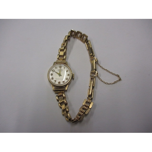 69 - A vintage 9ct gold ladies wrist watch, approx. weight without movement 13.9g, runs when wound with g... 