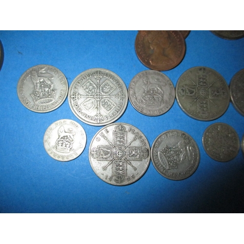 139 - A parcel of vintage coins, to include approx. 112g of silver and part silver examples, and two bronz... 