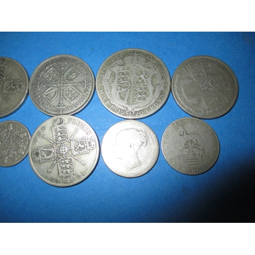 139 - A parcel of vintage coins, to include approx. 112g of silver and part silver examples, and two bronz... 