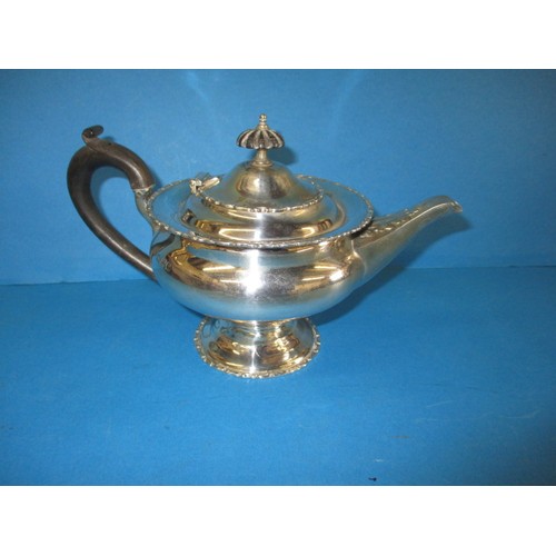 151 - An antique Sterling silver teapot, Chester marks for 1911, approx. gross weight 458.6g, in pre-owned... 