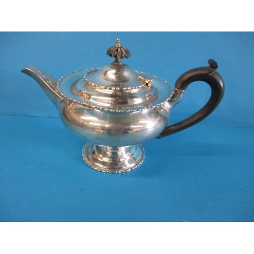 151 - An antique Sterling silver teapot, Chester marks for 1911, approx. gross weight 458.6g, in pre-owned... 