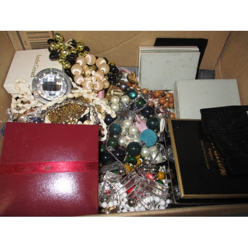 173 - A large quantity of vintage costume jewellery, to include some silver items, all in used condition