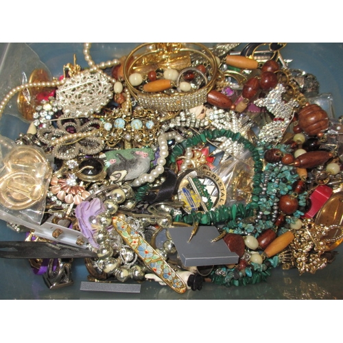 157 - A parcel of costume jewellery, to include some silver items, all in used condition