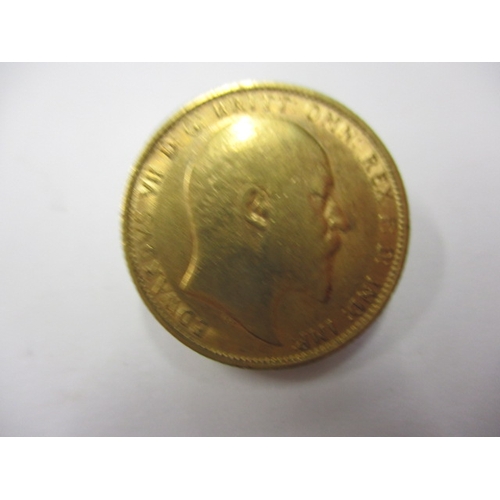 85 - An Edward VII full gold sovereign dated 1905, a circulated coin with good definition of features