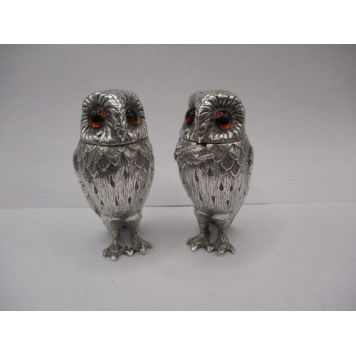 81 - Two cast sterling silver condiment pot in the form of owls, marked for William Comyns & Sons c1965, ... 