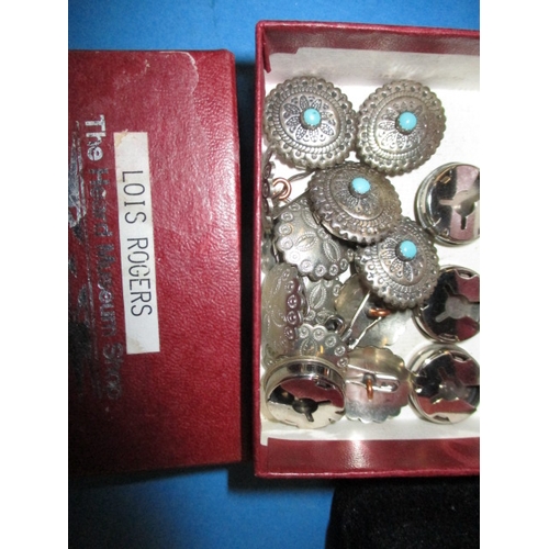 73 - A large quantity of costume jewellery, to include some gold and silver items, all in used condition