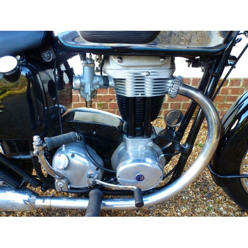 239 - A 1962 AJS 350 model 16 motorbike with V5 and some service history documentation. Runs and rides per... 